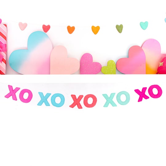XO XO XO XO Felt Garland